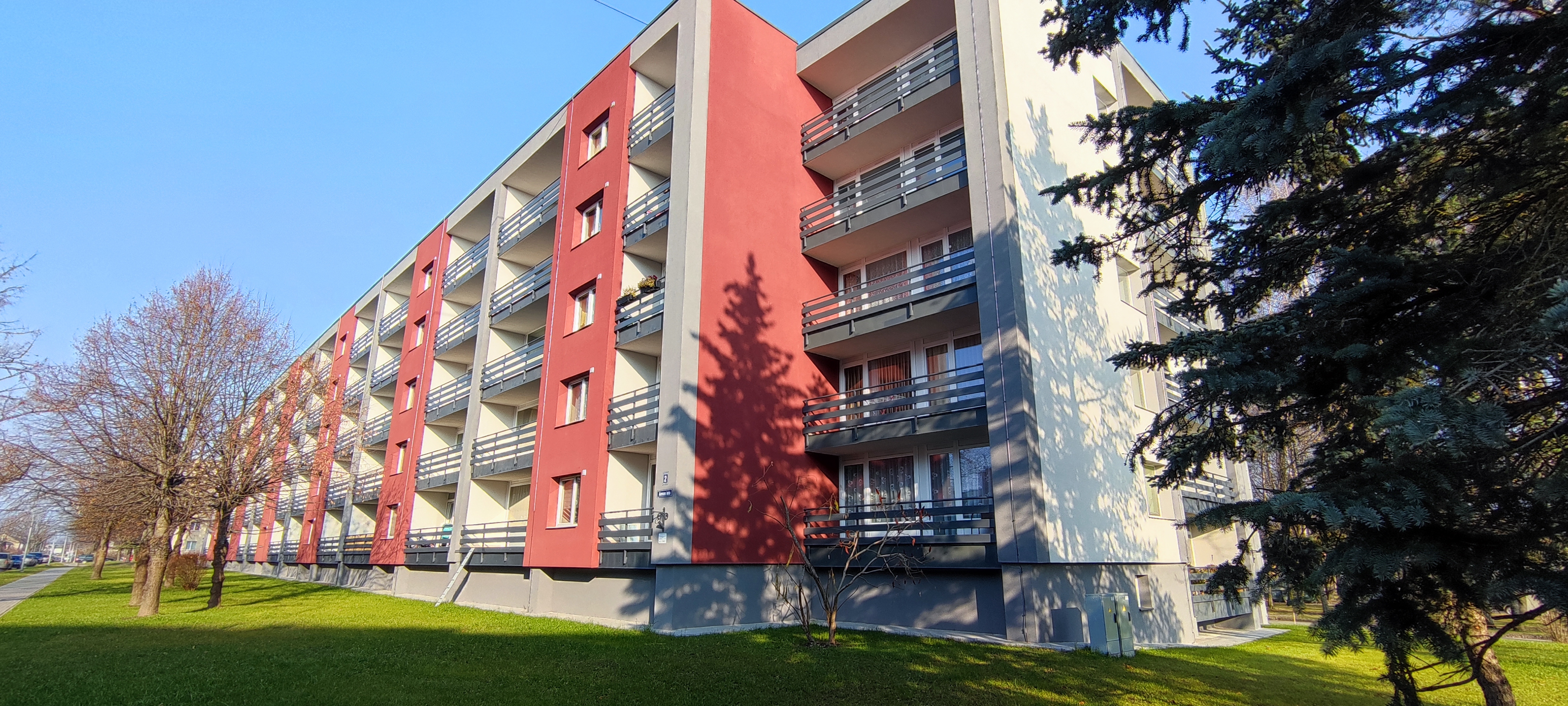 Energoefektivitātes paaugstināšanas būvdarbi Annas ielā 2, Valmierā